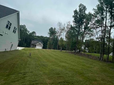 Lawn care service in Fuquay-Varina, 27526