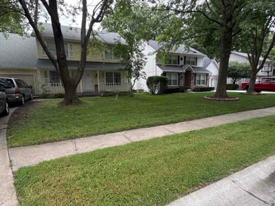Lawn care service in Olathe, 66062