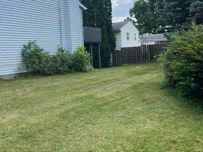 Lawn care service in Wadsworth, 44281