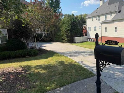 Lawn care service in Powder Springs, 30127