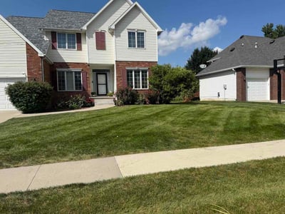 Lawn care service in West Des Moines, 50266