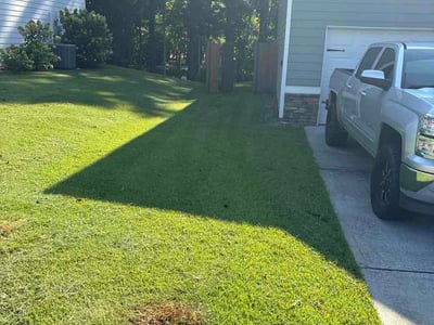 Lawn care service in Temple, 30179