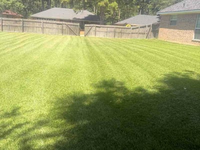 Lawn care service in Shreveport, 71118