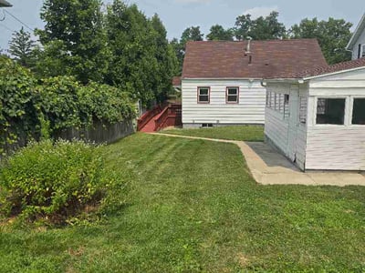 Lawn care service in Mansfield, 44902