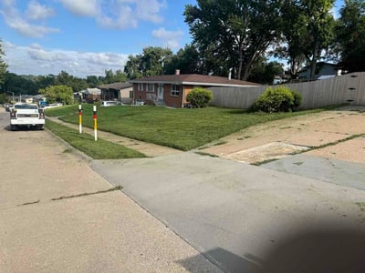 Lawn care service in Omaha, 68134