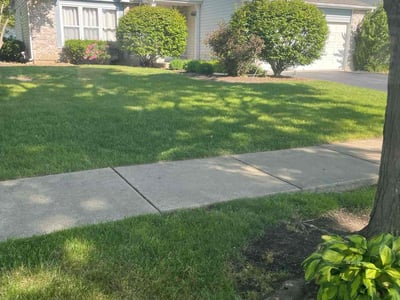 Lawn care service in Bolingbrook, 60440