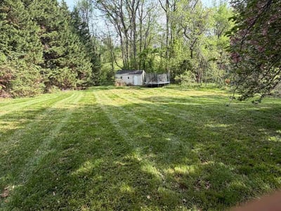 Lawn care service in Owings, 20736
