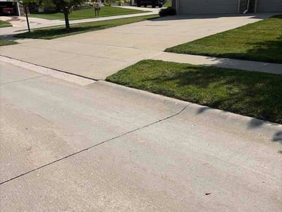 Lawn care service in Gretna, 68028