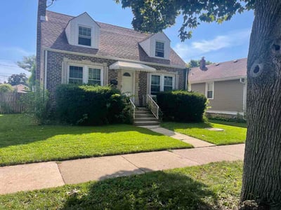 Lawn care service in Forest Park, 60130
