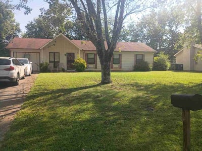 Lawn care service in Huntsville, 35816