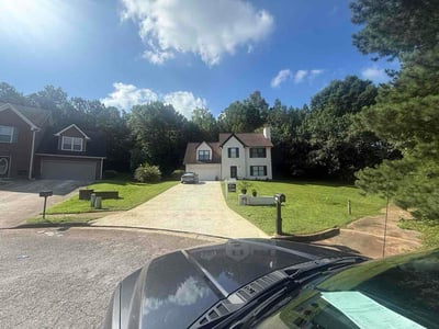 Lawn care service in Stonecrest, 30038