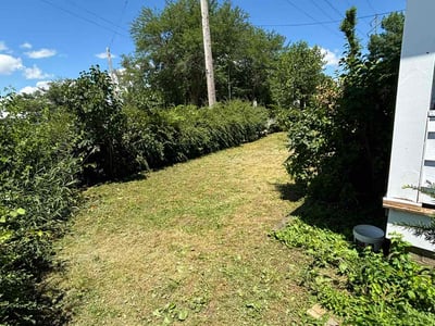 Lawn care service in Urbana, 61802
