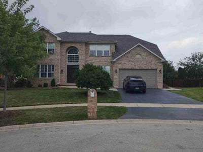 Lawn care service in Bolingbrook, 60490