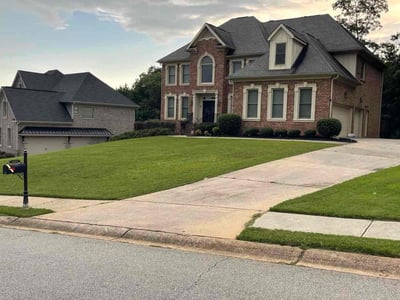 Lawn care service in Atlanta, 30331