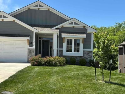 Lawn care service in Kansas City, 64156
