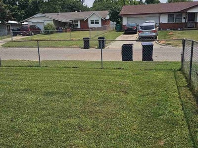 Lawn care service in Oklahoma City, 73109