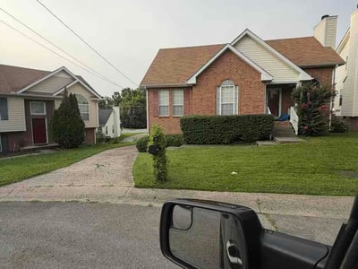 Lawn care service in Nashville, 37214