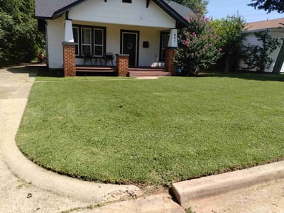 Lawn care service in Oklahoma City, 73105