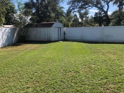 Lawn care service in Lakeland, 33803