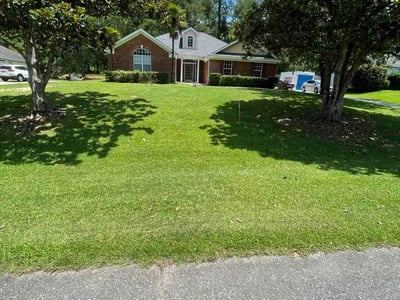 Lawn care service in Tallahassee, 32309