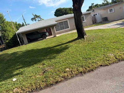 Lawn care service in Miramar, 33023