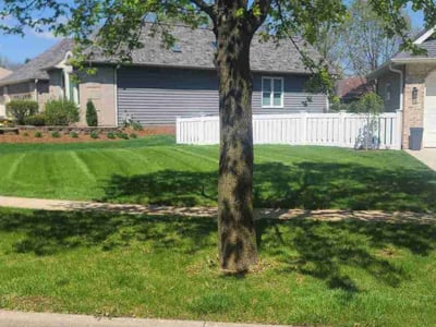 Lawn care service in Plainfield, 60544