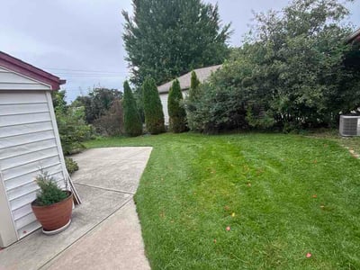 Lawn care service in Milwaukee, 53222