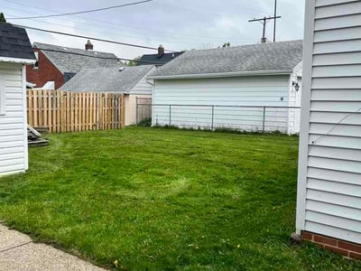 Lawn care service in Parma, 44134