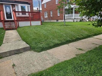 Lawn care service in Dundalk, 21222