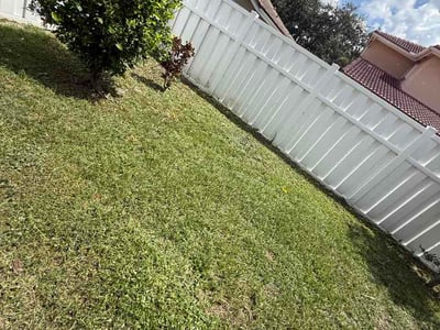 Lawn care service in Sunrise, 33323