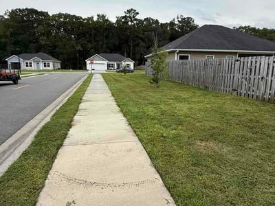 Lawn care service in Hinesville, 31313