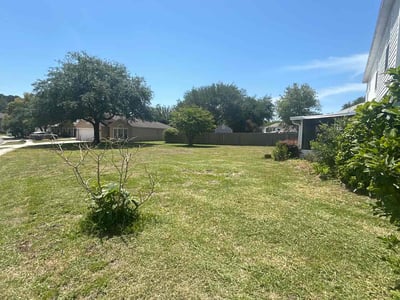 Lawn care service in Jacksonville, 32226