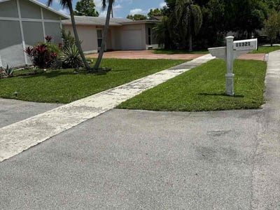 Lawn care service in Sunrise, 33323