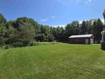 Lawn care service in Frankfort, 13340