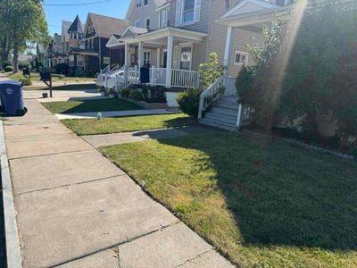 Lawn care service in Niagara Falls, 14305