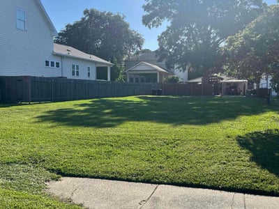 Lawn care service in New Orleans, 70124