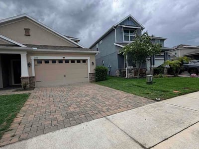 Lawn care service in Davenport, 33897