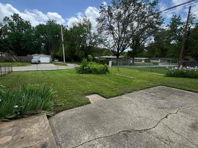 Lawn care service in St. Louis, 63136