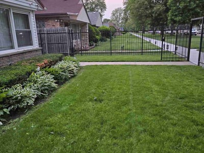 Lawn care service in Chicago, 60617