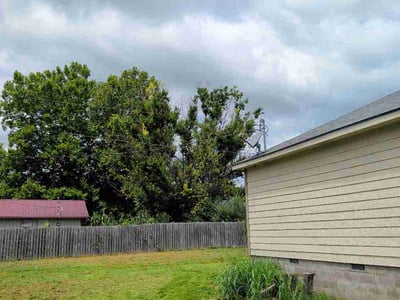 Lawn care service in Decatur, 72722