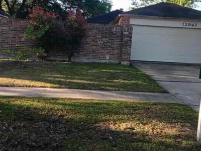 Lawn care service in Houston, 77072