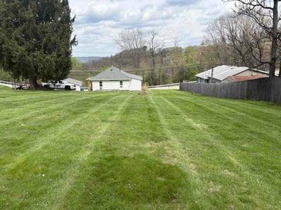 Lawn care service in New Kensington, 15068