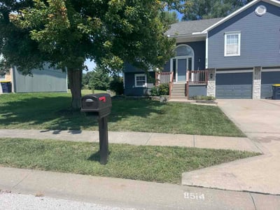 Lawn care service in Kansas City, 64157