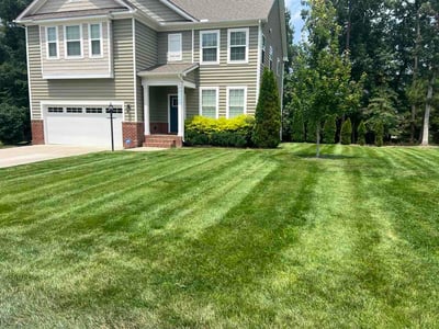 Lawn care service in Midlothian, 23112