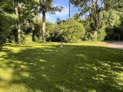 Lawn care service in Nashville, 37205