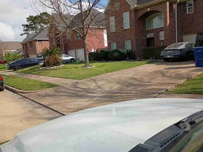 Lawn care service in Highlands, 77562
