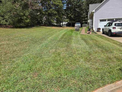 Lawn care service in Gainesville, 30506