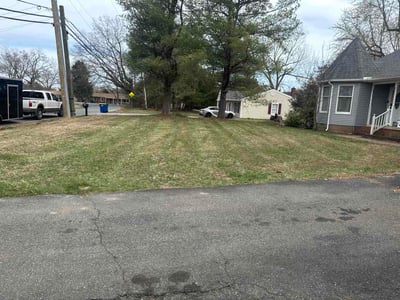 Lawn care service in Fredericksburg, 22405