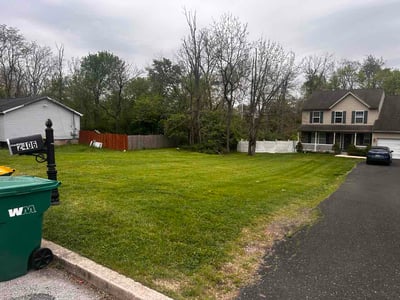 Lawn care service in East Norriton Township, 19401