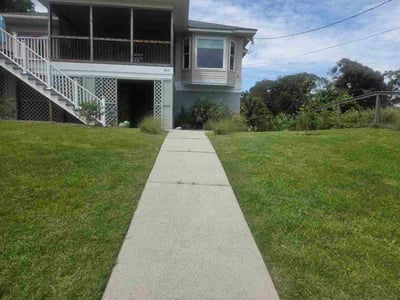 Lawn care service in Folly Beach, 29439